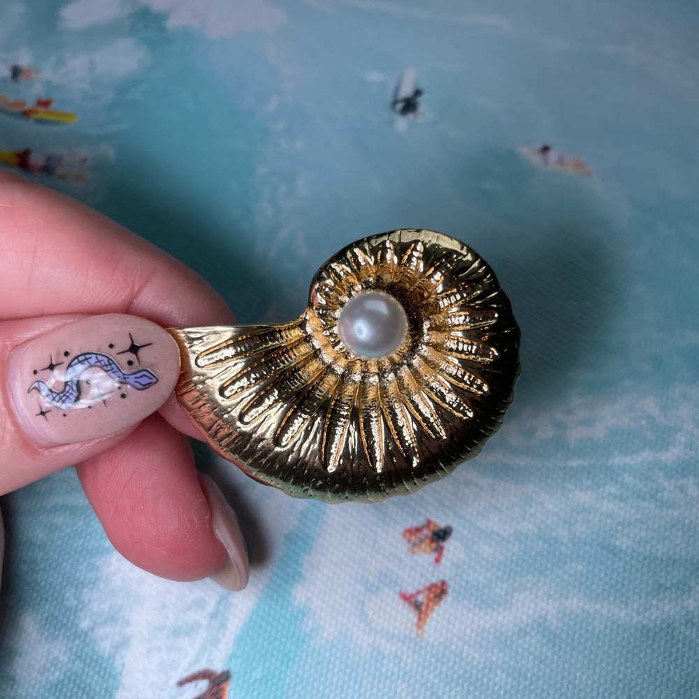 Gold Shell statement ring adjustable